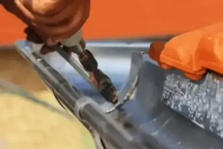 Travaux de zinguerie en zinc réalisés par un couvreur professionnel